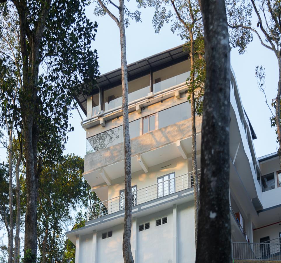 Hostess Thekkady Hotel Buitenkant foto