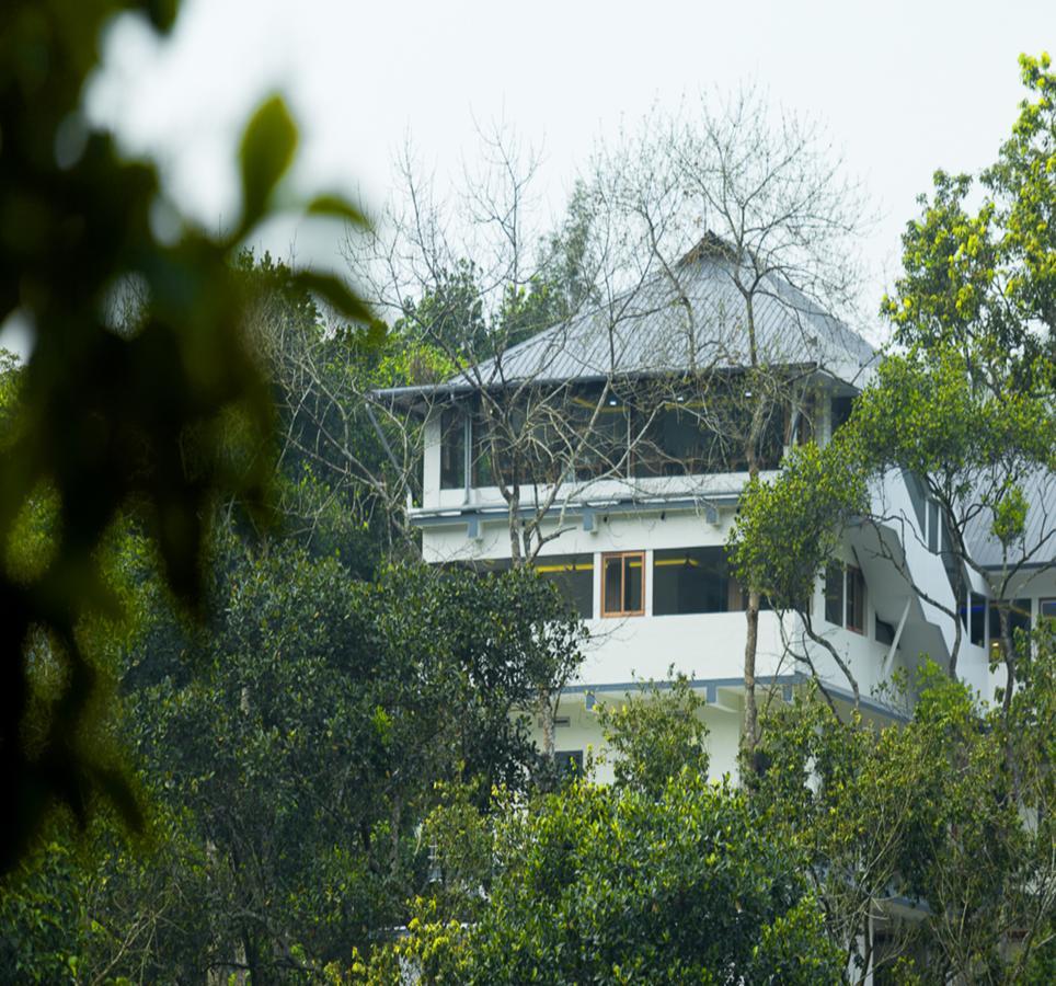 Hostess Thekkady Hotel Buitenkant foto