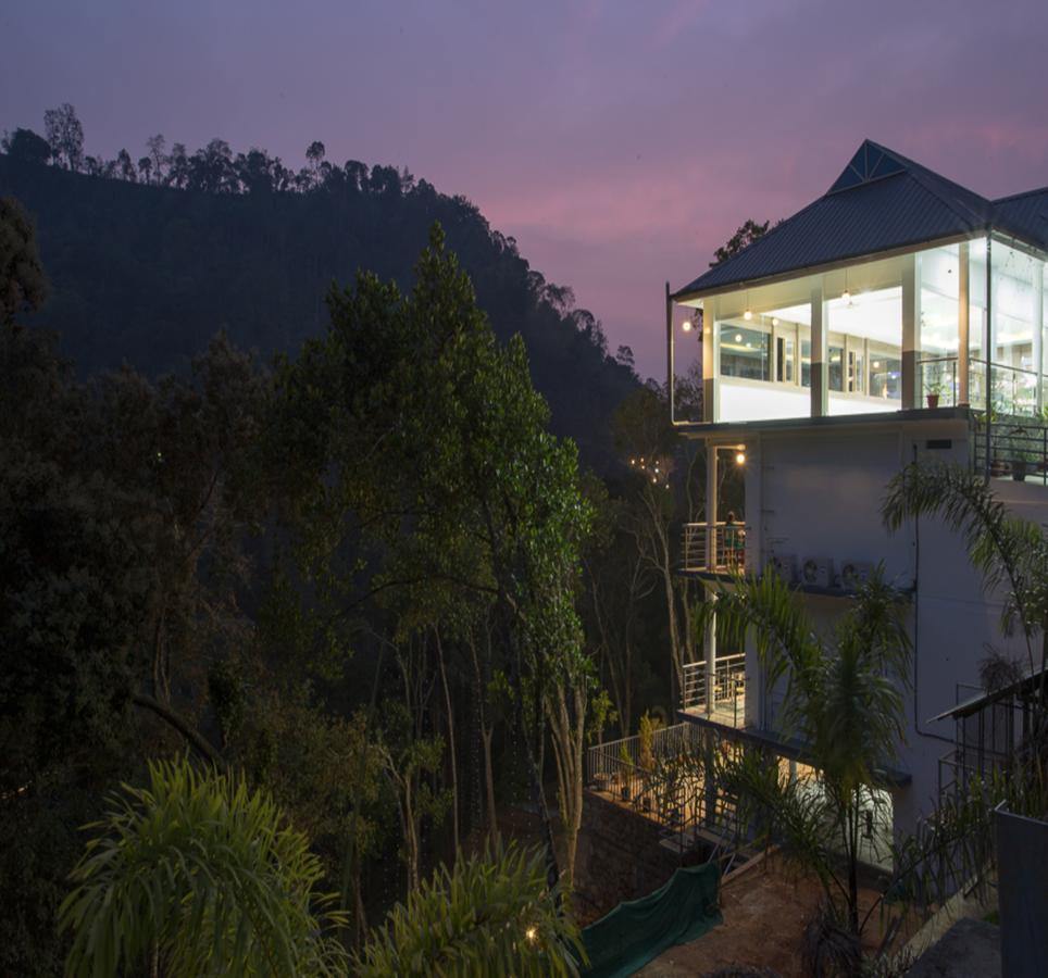 Hostess Thekkady Hotel Buitenkant foto